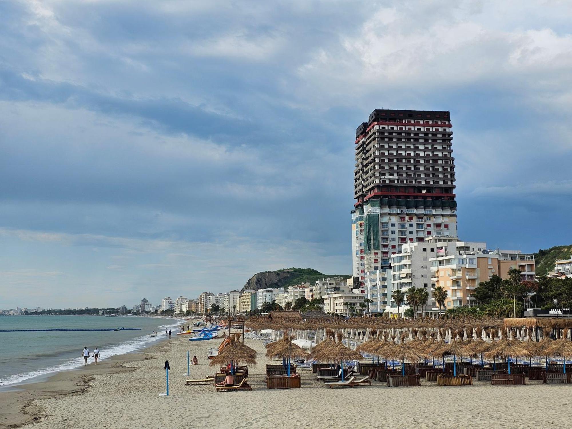 Blue Studio, Modern & Beachfront - By Beta Premium *