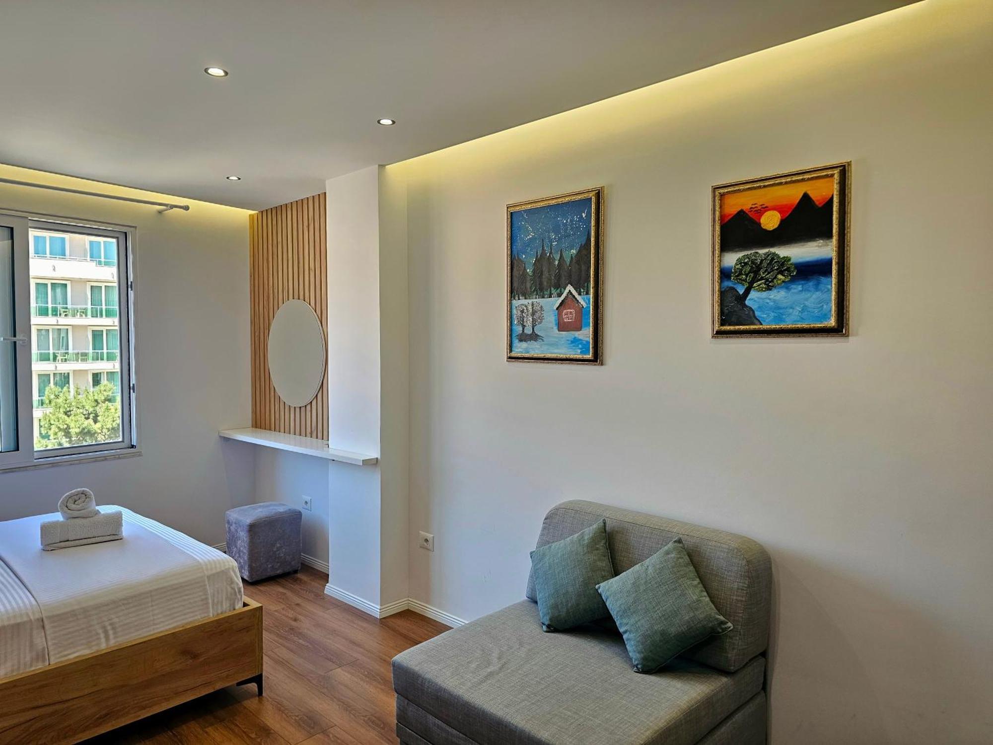 Blue Studio, Modern & Beachfront - By Beta Premium Apartment *
