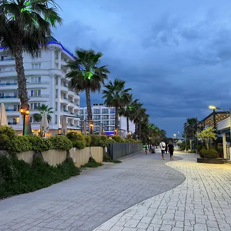 Blue Studio, Modern & Beachfront - By Beta Premium Golem  Exterior photo