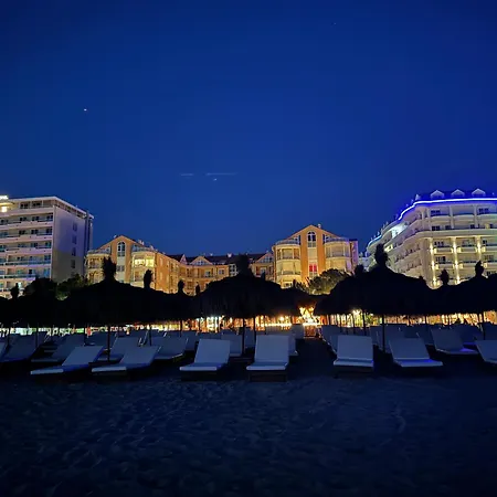 Blue Studio, Modern & Beachfront - By Beta Premium Golem  Exterior photo